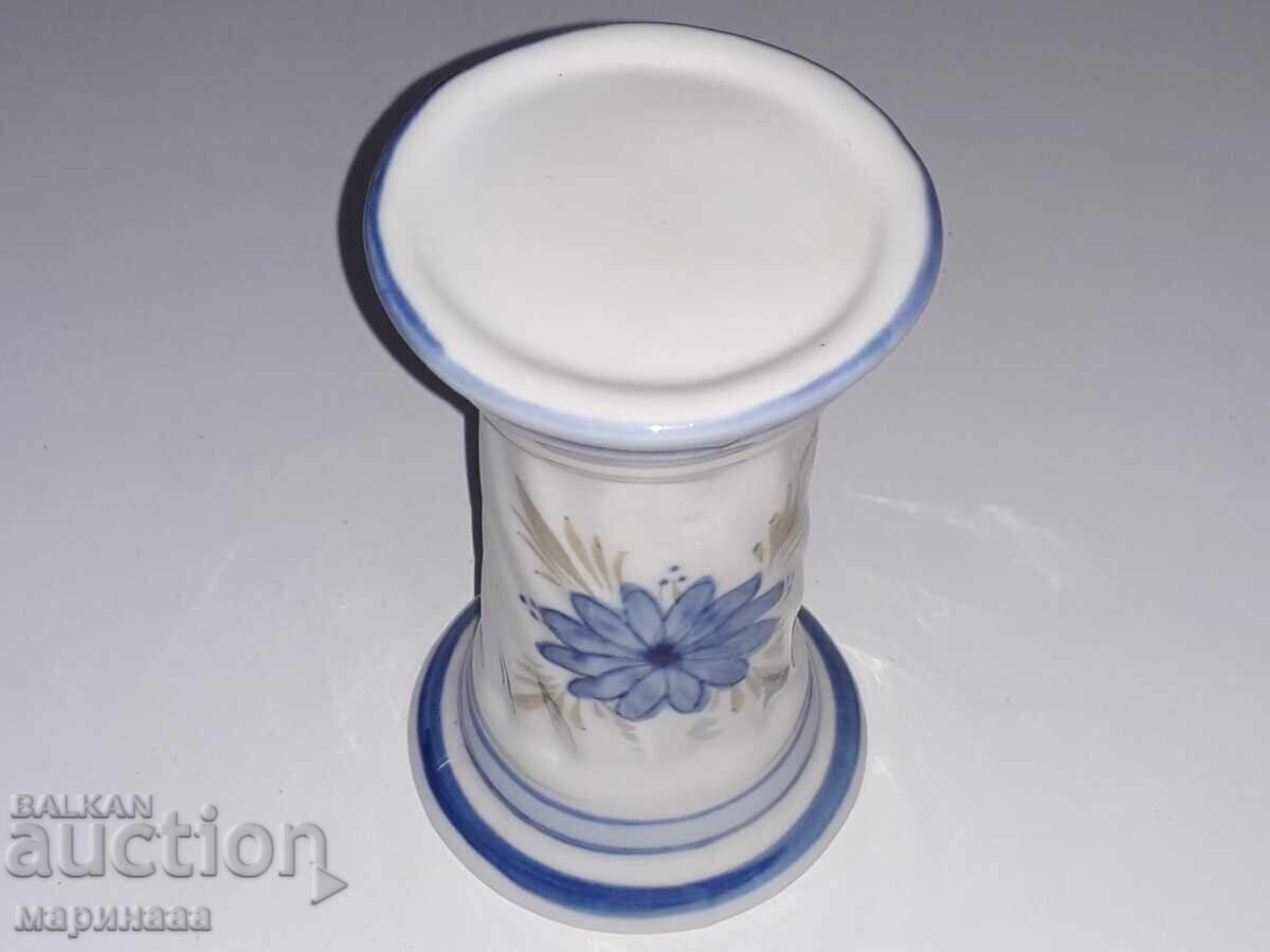 Delivery of CANDLESTICK. PORCELAIN