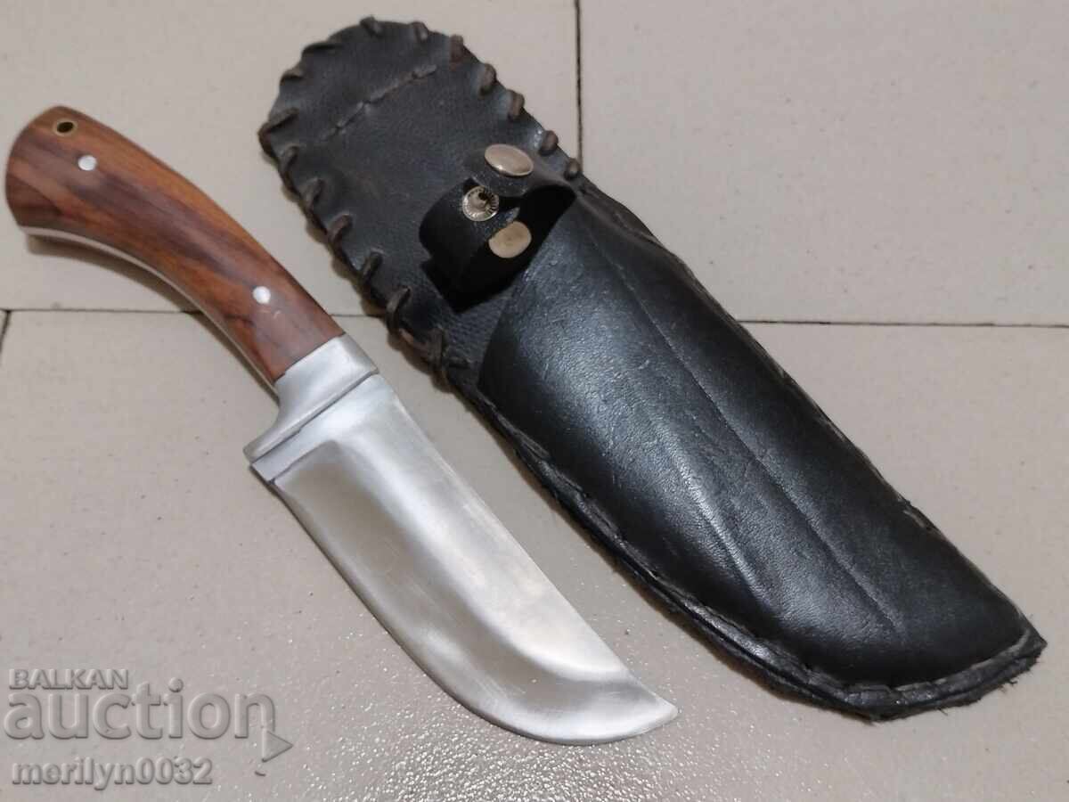 Hunting knife with sheath for skinning with price 72.00 BGN | € 36.81