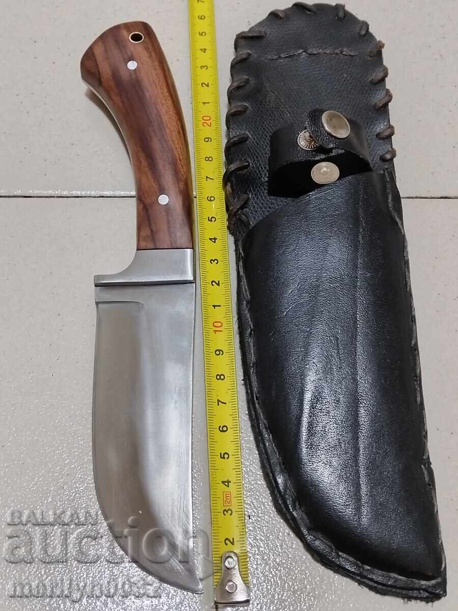 Auction  Hunting knife with sheath for skinning