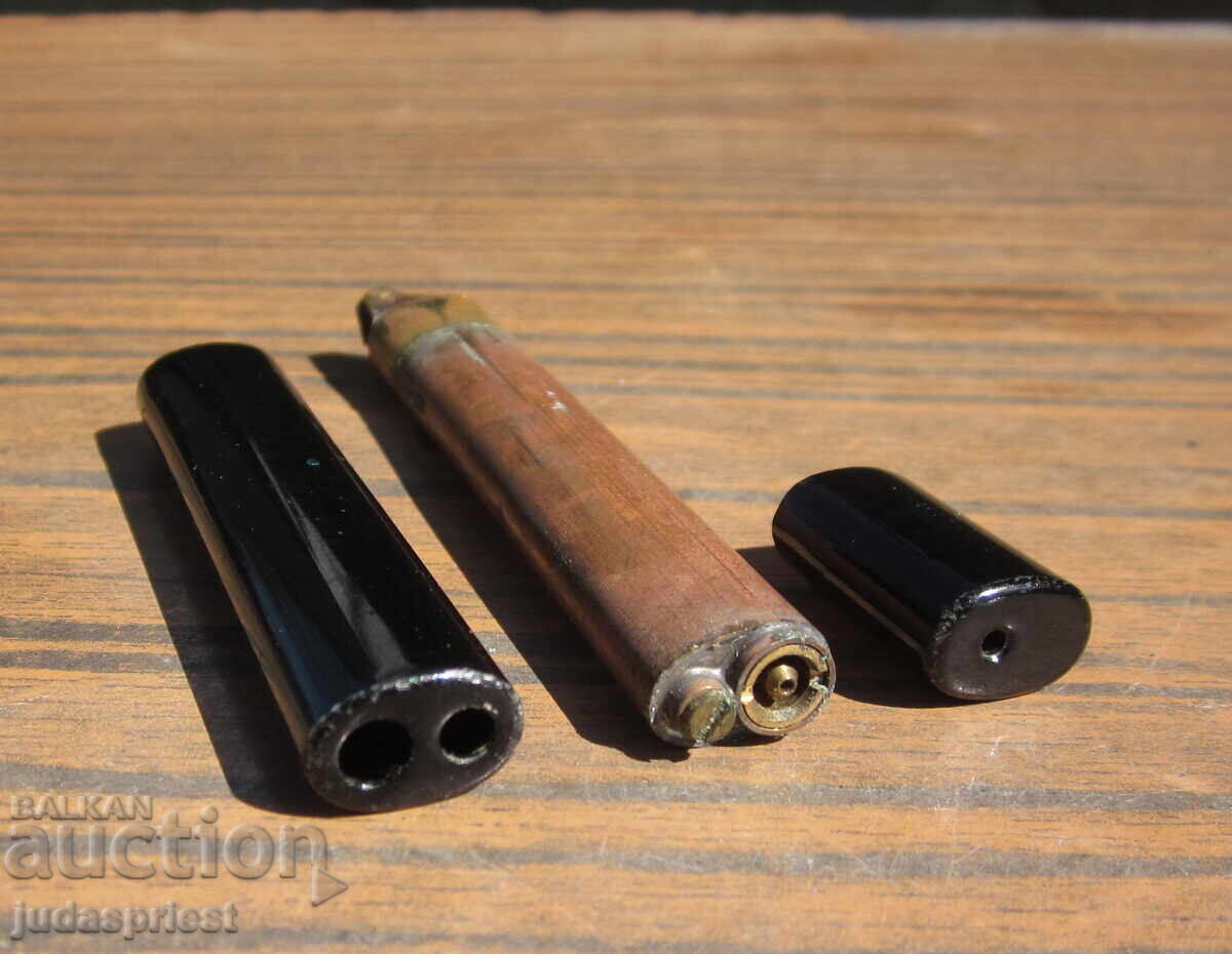 Παλιό ρετρό αναπτήρας JPS John Player Special με τιμή 20.00 BGN | € 10.23 Παλιό ρετρό αναπτήρας JPS John Player Special με τιμή 20.00 BGN | € 10.23