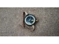 Veche busolă militară.