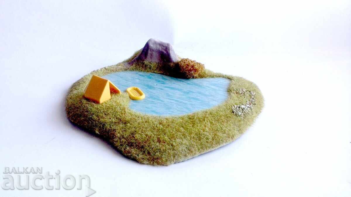 Auction  N scale train diorama