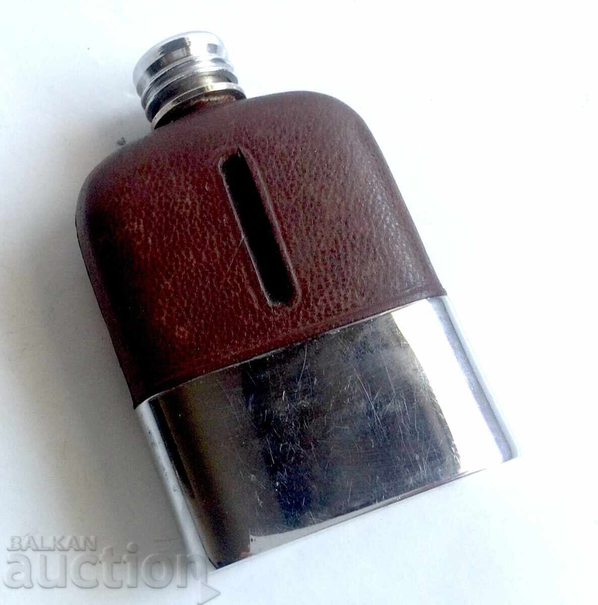 Licitație Sticlă de buzunar veche, mică, pentru alcool