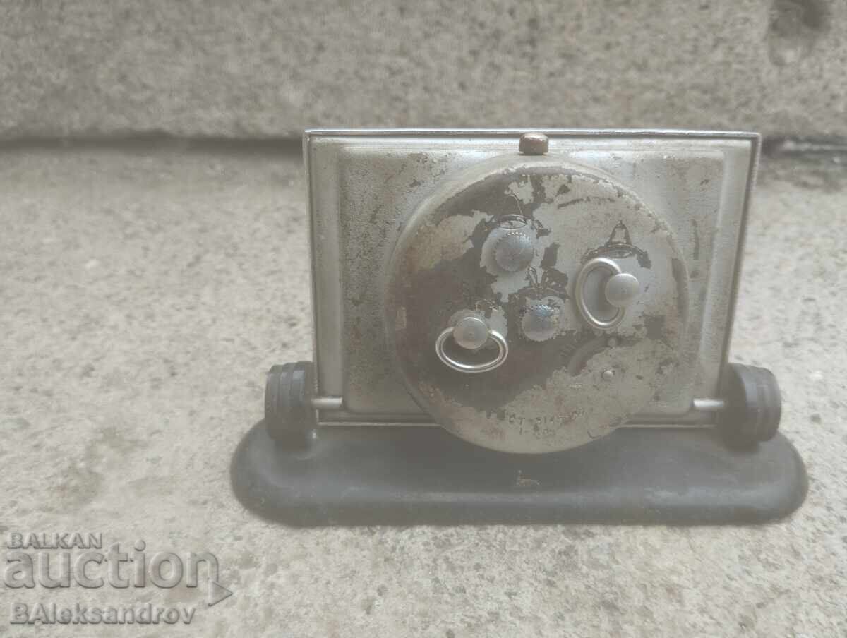 Delivery of Old alarm clock Delivery of Old alarm clock