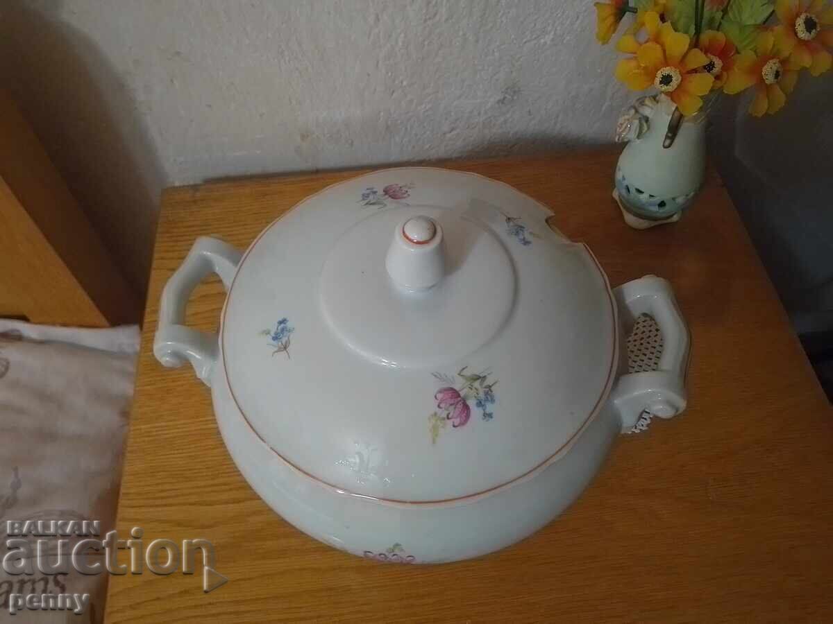Bulgarian porcelain soup tureen with price 30.00 BGN | € 15.34