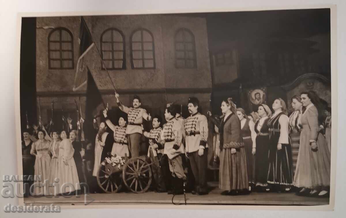 Fotografie cu cântăreața de operetă Aneta Țankova