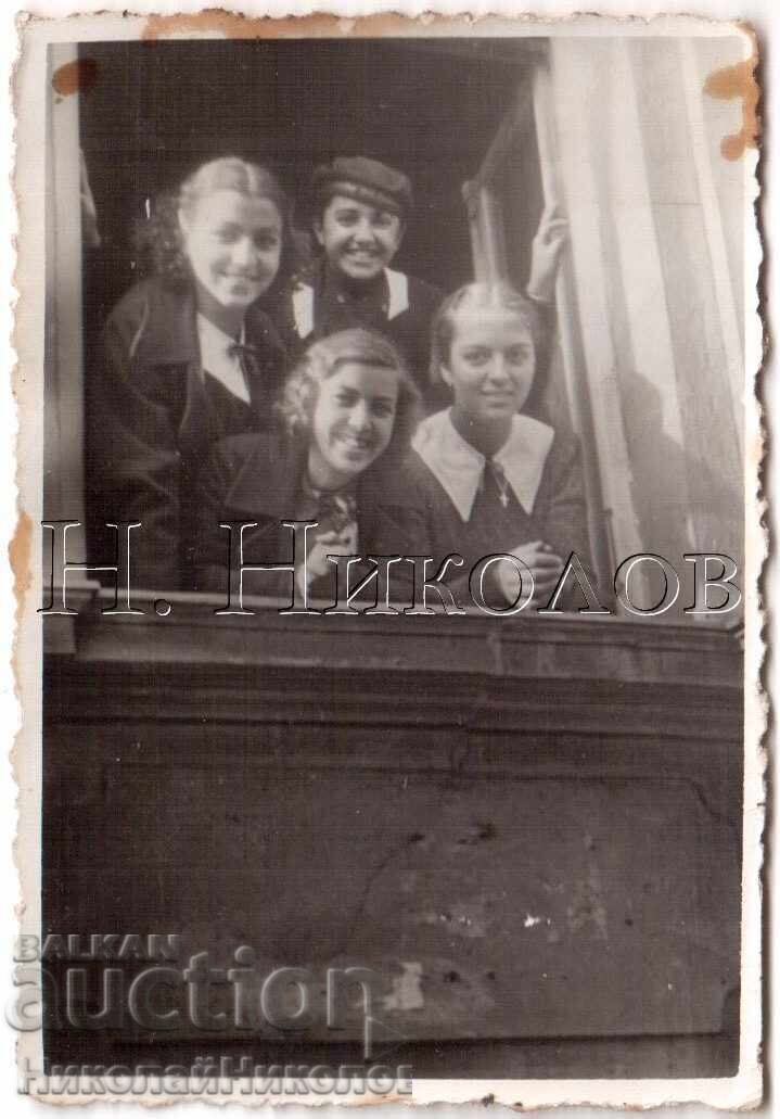 1938 МАЛКА СТАРА СНИМКА СОФИЯ ЧАС ПО ФИЗИКА ФОТО КЪТИ Д929