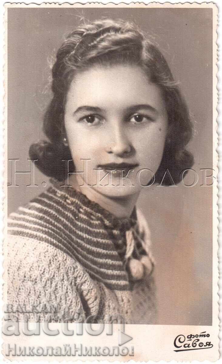 СТАРА СНИМКА СОФИЯ КРАСИВА ДЕВОЙКА В СТУДИО ФОТО САВОЯ Д931