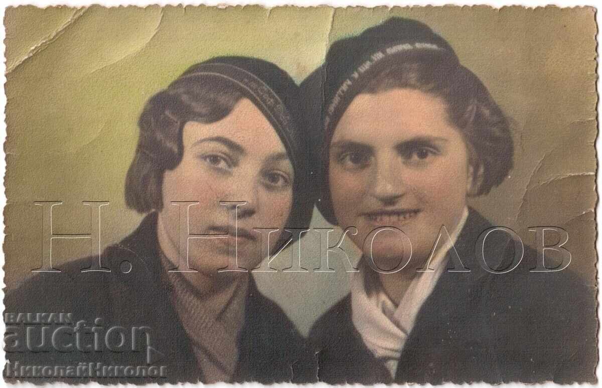 FOTOGRAFIE VECHE SOFIA GIMNAZISTE ÎN STUDIO FOTO DOBROGEA D935