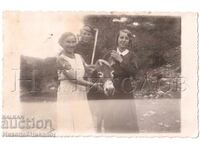 1934 ΠΑΛΙΑ ΦΩΤΟΓΡΑΦΙΑ ΓΕΥΜΑ ΜΕ ΓΑΪΔΑΡΟ Δ943