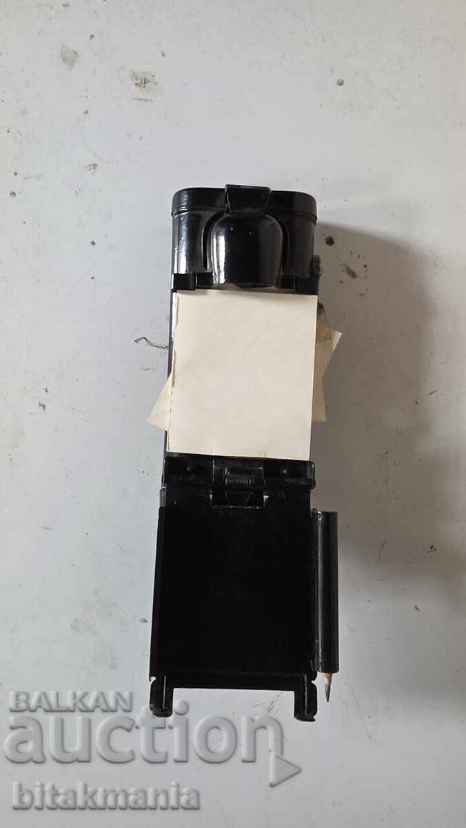 Έναρξη φακού με σημειωματάριο, χωρίς μπαταρία με τιμή 100.00 BGN | € 51.13 Έναρξη φακού με σημειωματάριο, χωρίς μπαταρία με τιμή 100.00 BGN | € 51.13