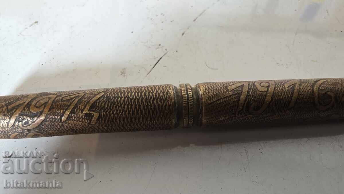 Licitație Suvenir din cartuș cu glonț Licitație Suvenir din cartuș cu glonț