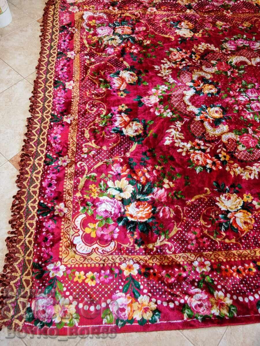 Голяма Плюшена Покривка Покривало за Спалня с Ресни 240/190 с цена 239.00 лв. | € 122.20