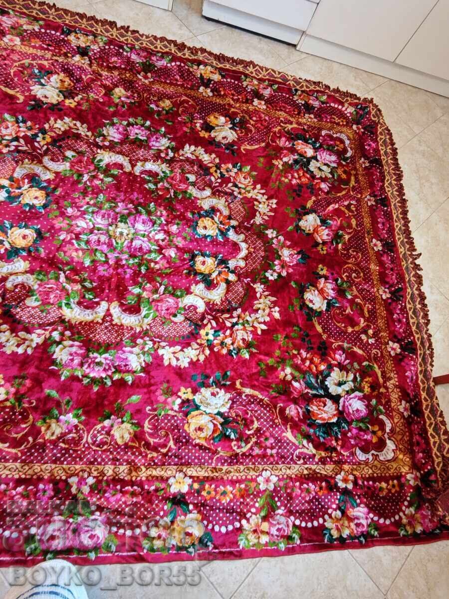 Аукцион Голяма Плюшена Покривка Покривало за Спалня с Ресни 240/190