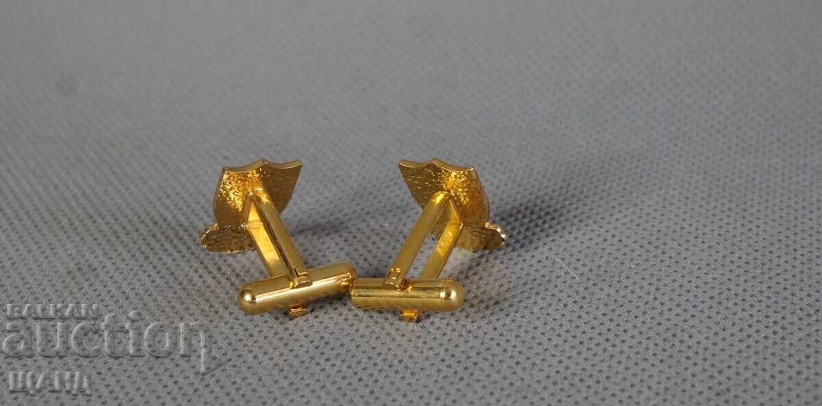 Butoni vechi pentru butoniere Olimpiada Nigeria cu preț 2.00 BGN | € 1.02 Butoni vechi pentru butoniere Olimpiada Nigeria cu preț 2.00 BGN | € 1.02