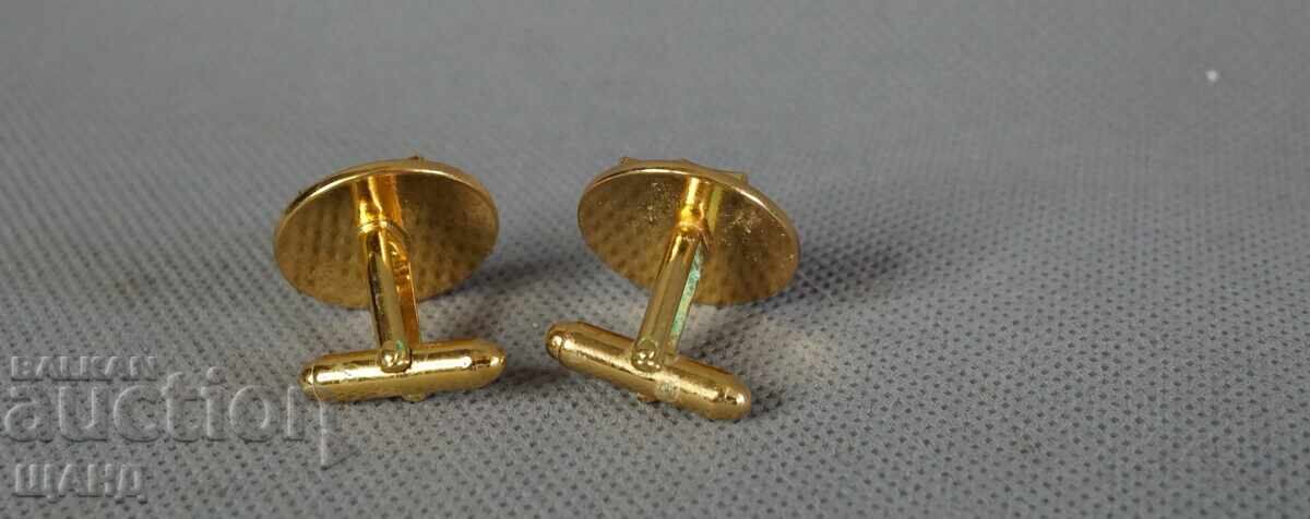 Butoni vechi pentru butoniere Olimpiada Nigeria cu preț 2.00 BGN | € 1.02 Butoni vechi pentru butoniere Olimpiada Nigeria cu preț 2.00 BGN | € 1.02