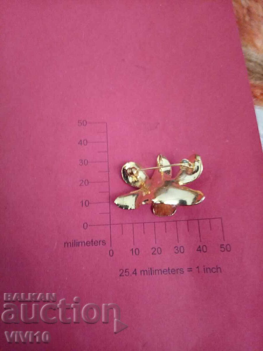 Старинна брошка емаил ,Позлата с цена € 15.00 | 29.34 лв.