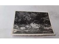 Снимка Рибарица Мъже и деца в реката 1935