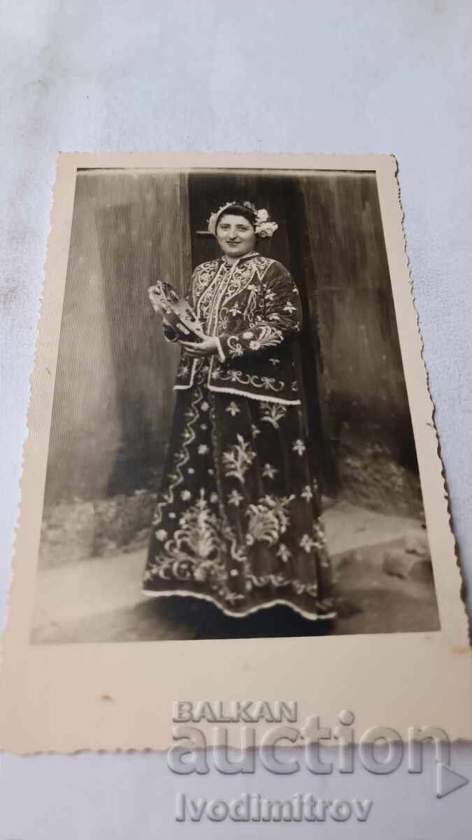 Φωτογραφία Νέας Γυναίκας 1943 Φωτογραφία Νέας Γυναίκας 1943