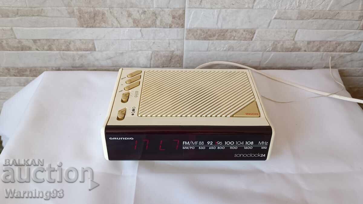Old radio - clock - GRUNDIG sonoclock24 - 1983 year with price 45.00 BGN | € 23.01