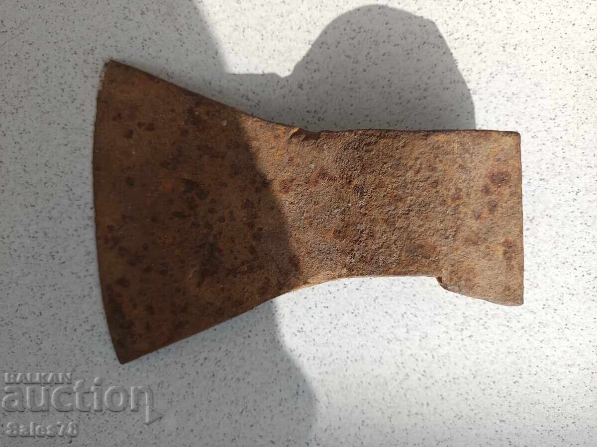 Old Russian ax