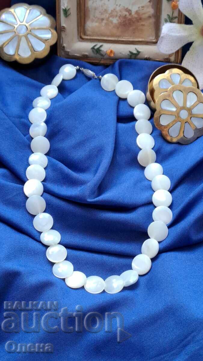 Аукцион Старинно колие от натурален седеф