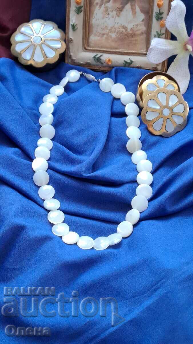 Colier vechi din sidef natural