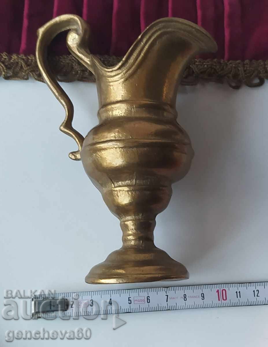 Livrarea Cană de bronz