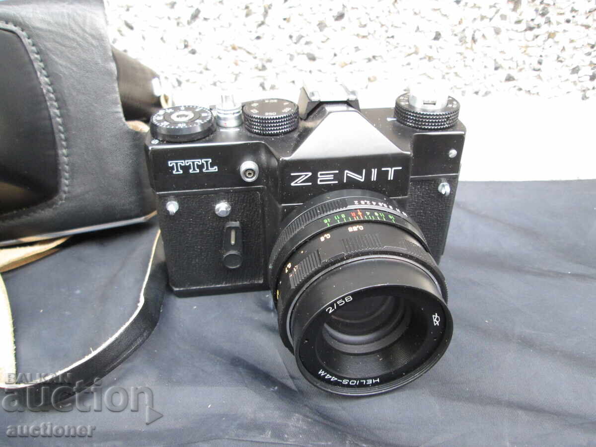 ZENIT TTL- ОТЛИЧНО СЪСТОЯНИЕ, РАБОТИ с цена 300.00 лв. | € 153.39
