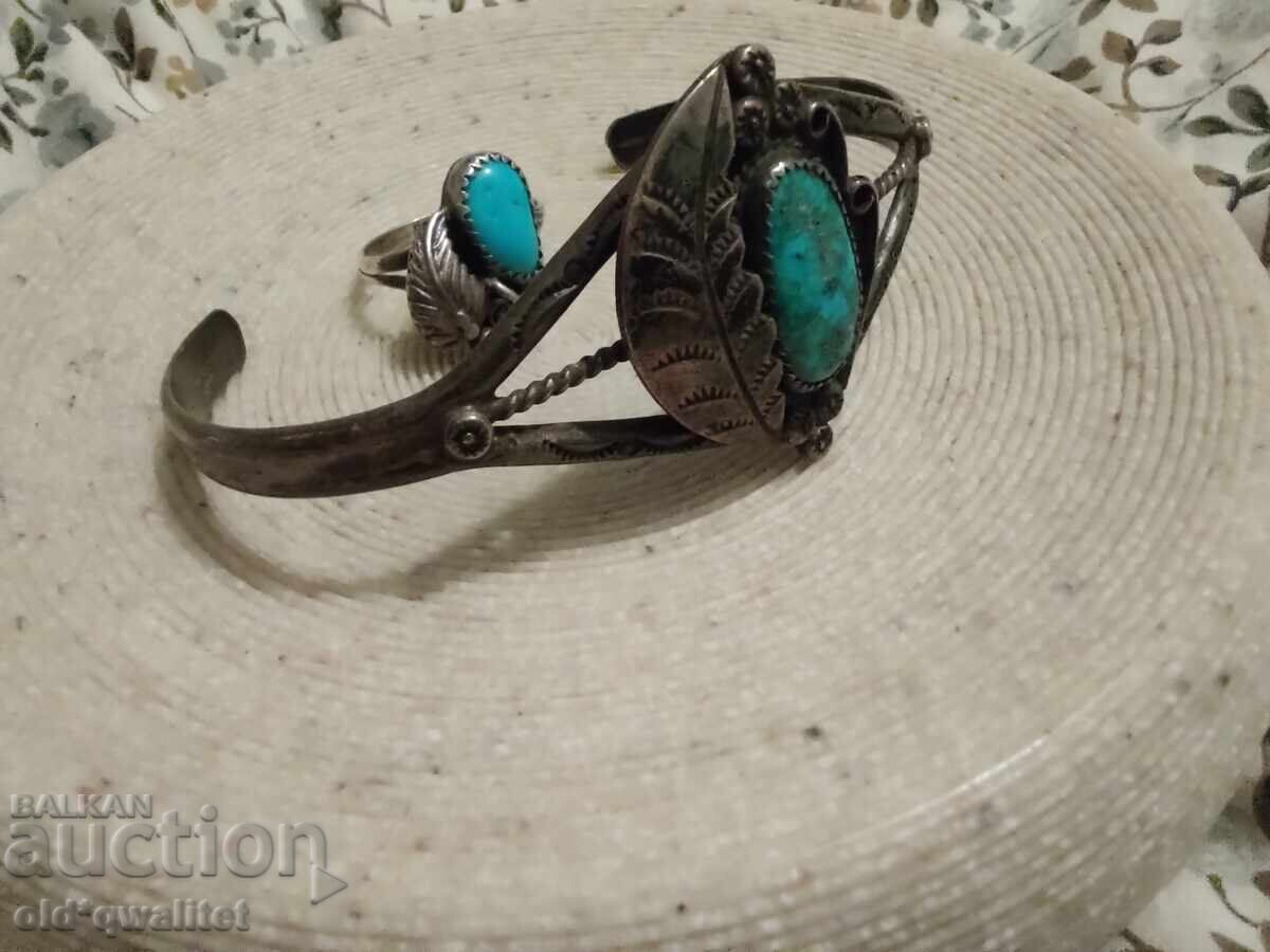 Атрактивна сребърна гривна, с пръстен, тюркоази Атрактивна сребърна гривна, с пръстен, тюркоази
