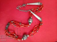 Αρχαίο κολιέ με κοράλλια