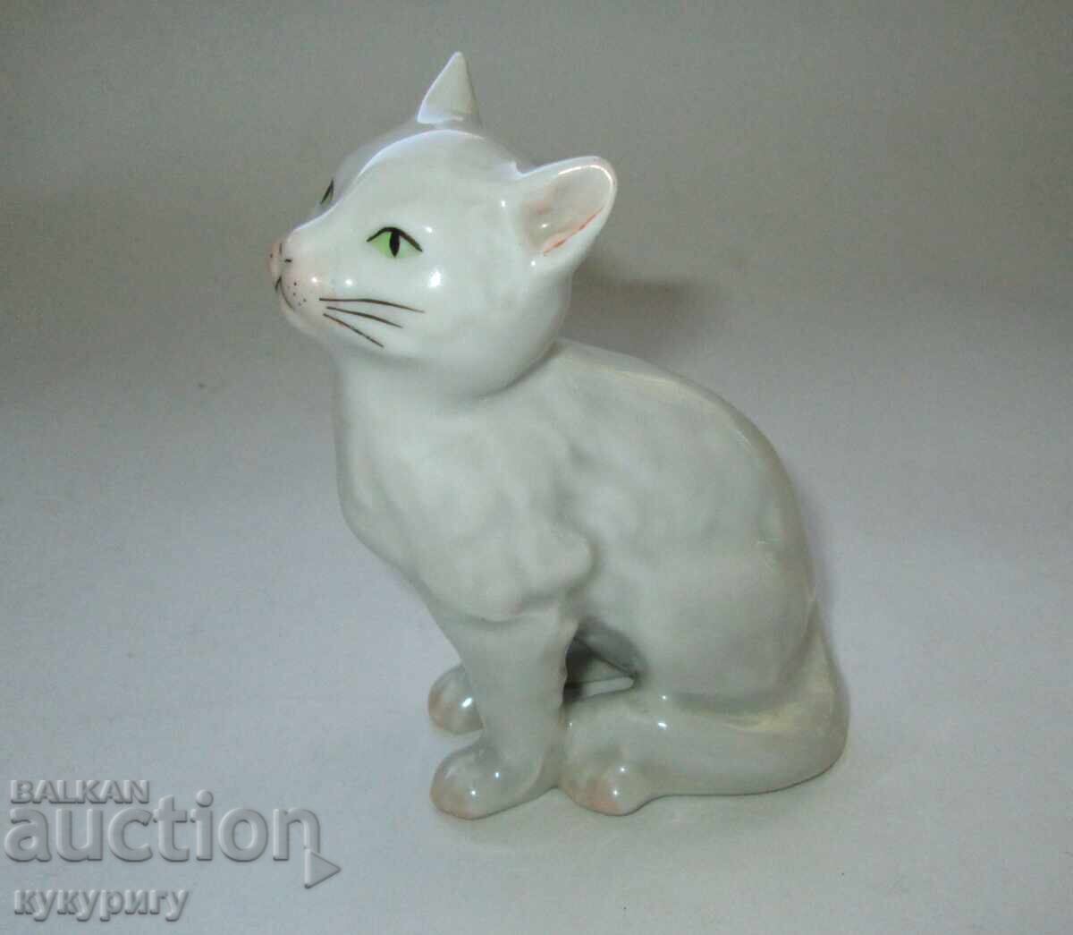 Παλιά πορσελάνινη φιγούρα γάτας από την Σοσιαλιστική Δημοκρατία της Βουλγαρίας