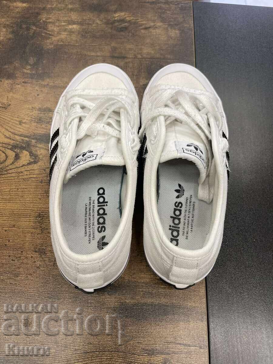 Licitație Adidași Adidas - mărimea 36
