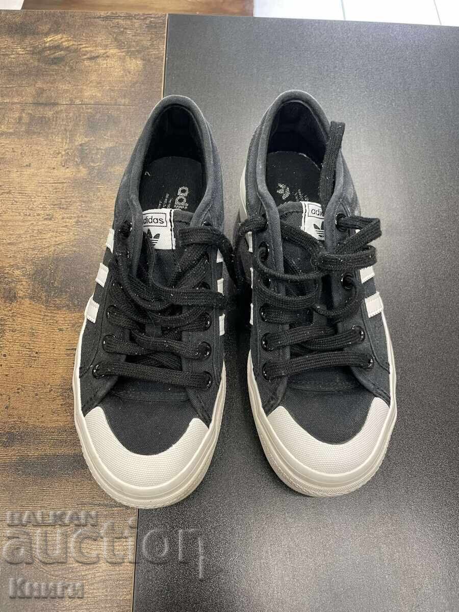 Adidași Adidas - numărul 37 cu preț 50.00 BGN | € 25.56
