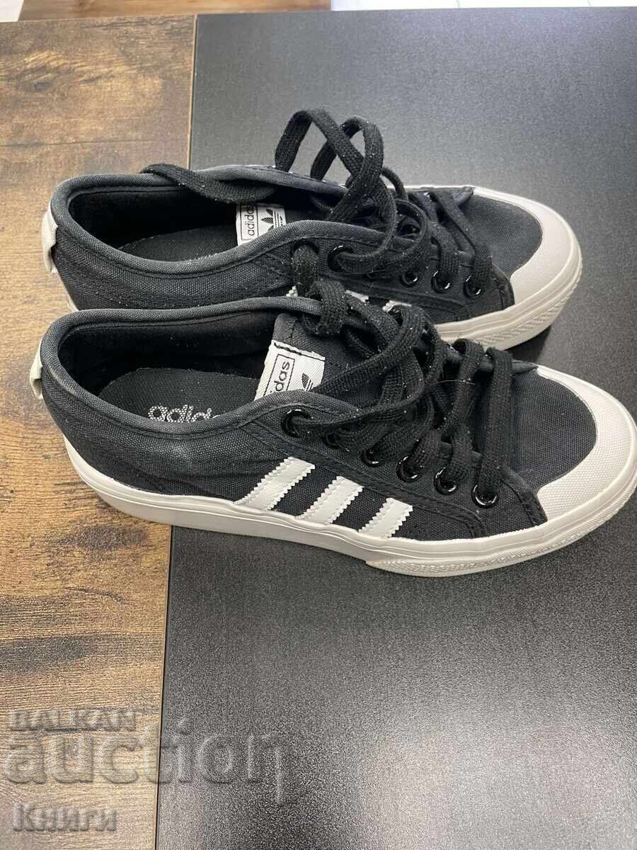 Livrarea Adidași Adidas - numărul 37