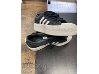 Παπούτσια Adidas - νούμερο 37