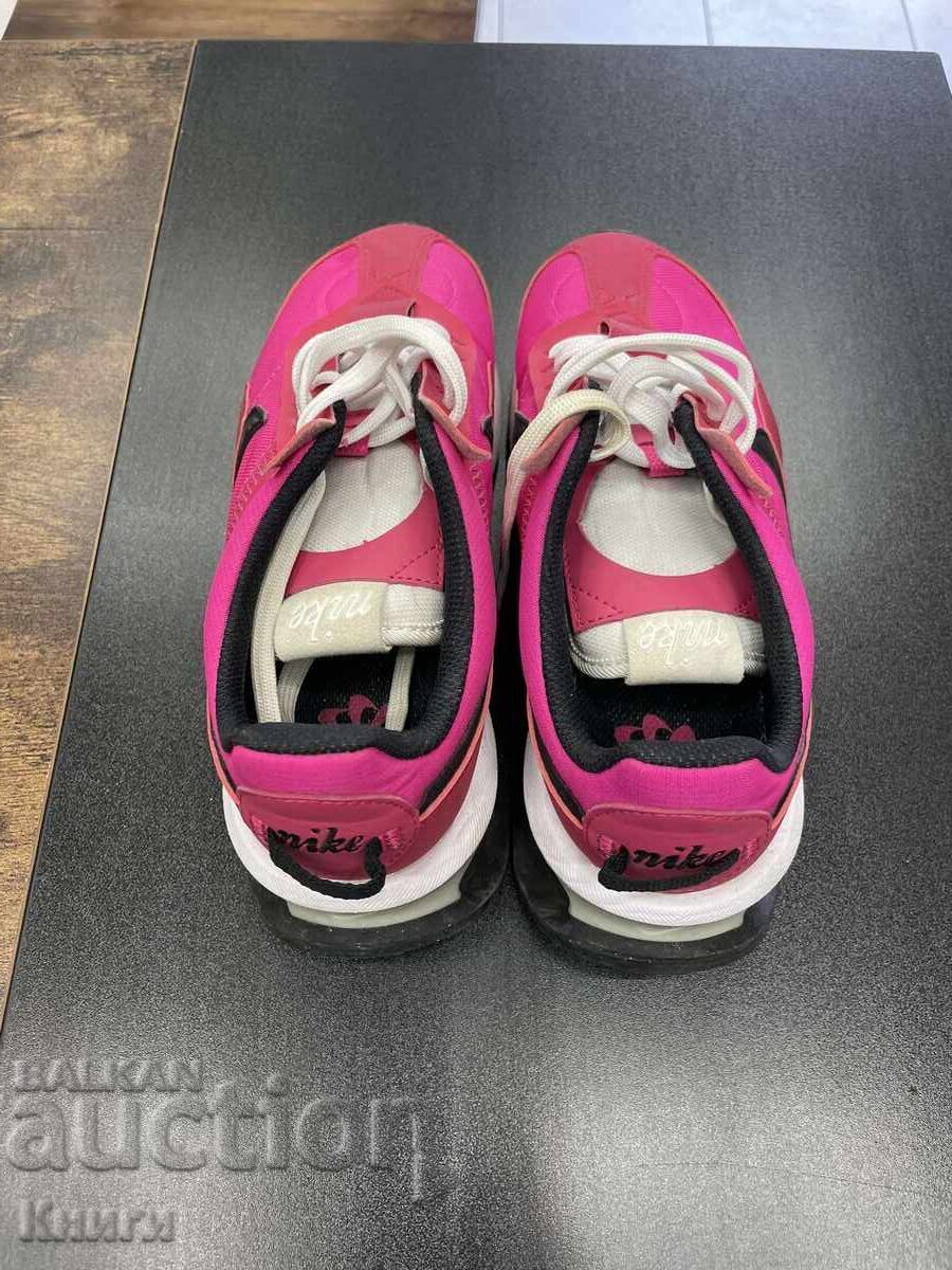 Маратонки Nike - 36.5 номер с цена 80.00 лв. | € 40.90