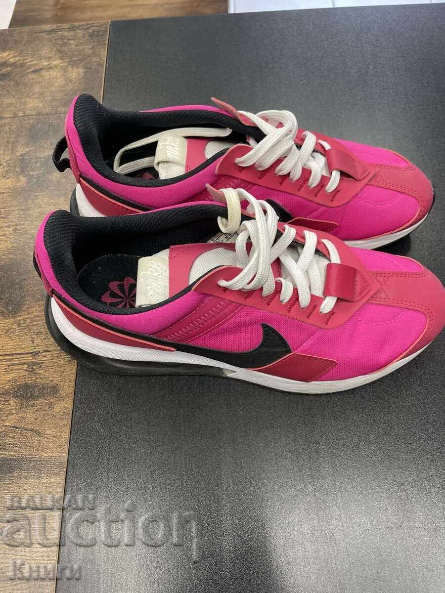 Аукцион Маратонки Nike - 36.5 номер
