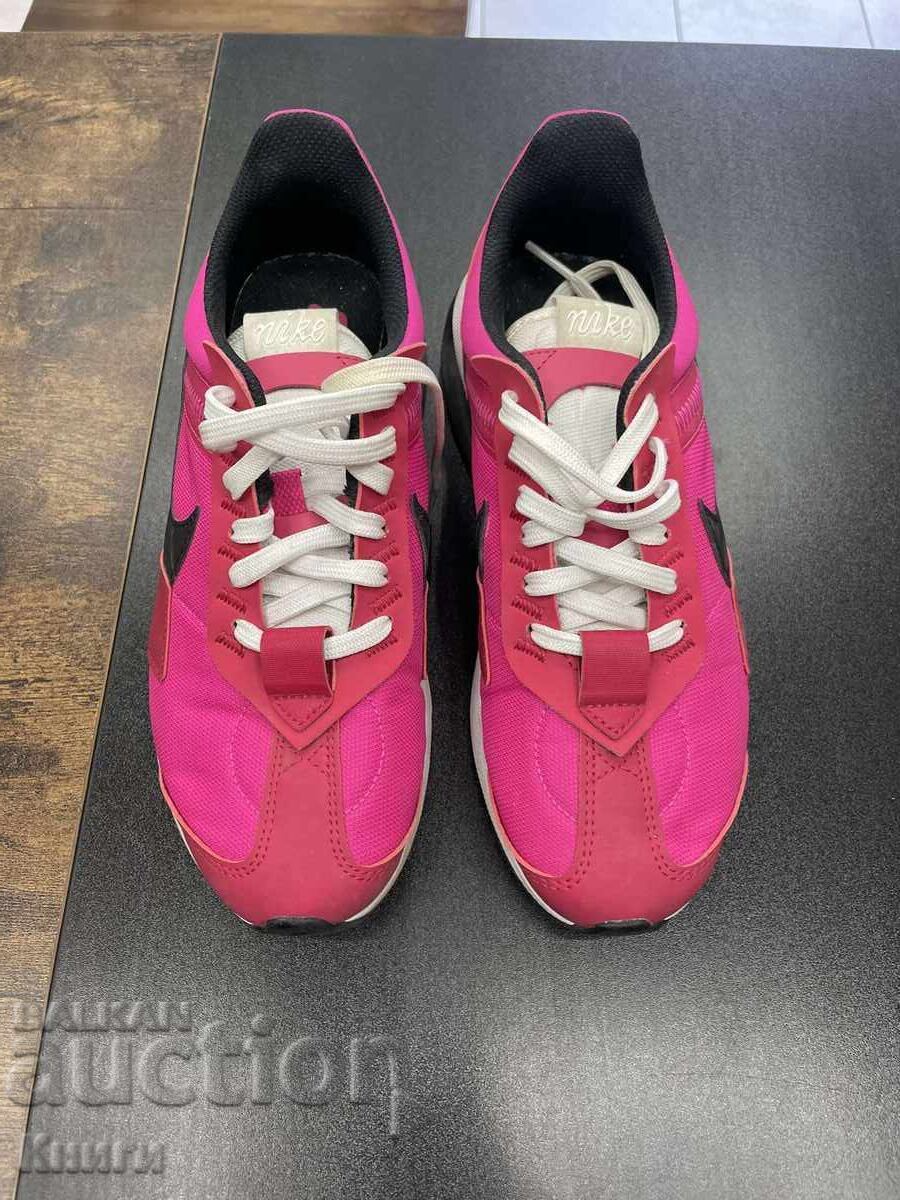 Доставка на Маратонки Nike - 36.5 номер