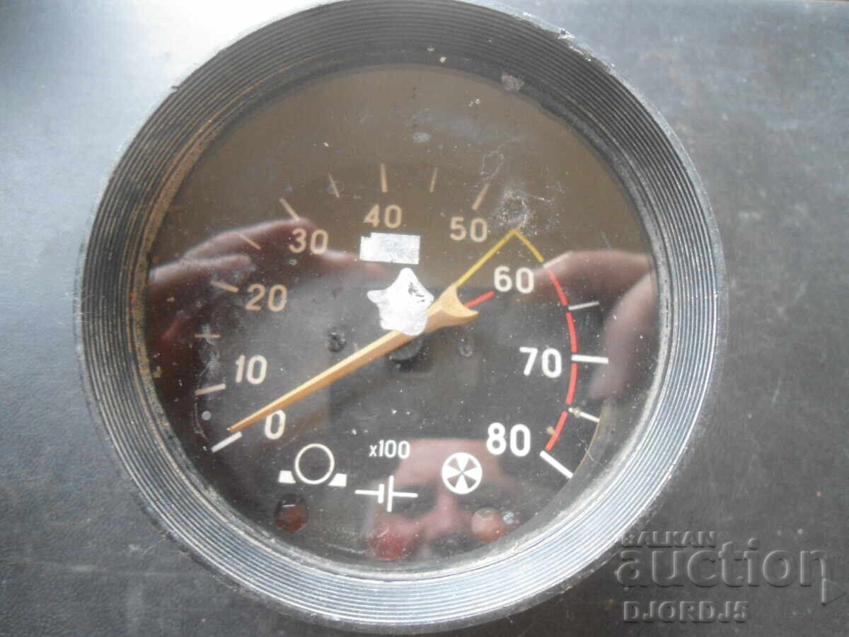 Παλαιό ρωσικό όργανο μέτρησης αυτοκινήτου