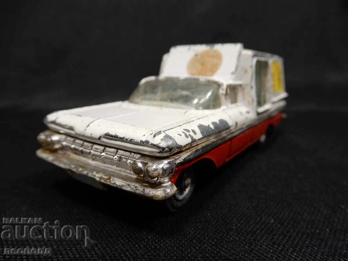 ΠΑΛΙΟ ΡΕΤΡΟ ΜΕΤΑΛΛΙΚΟ ΑΥΤΟΚΙΝΗΤΟ CHEVROLET IMPALA CORGI TOYS με τιμή 40.00 BGN | € 20.45