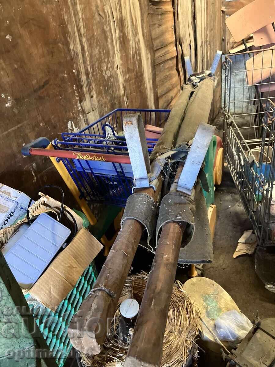 Auction  Old Stretcher