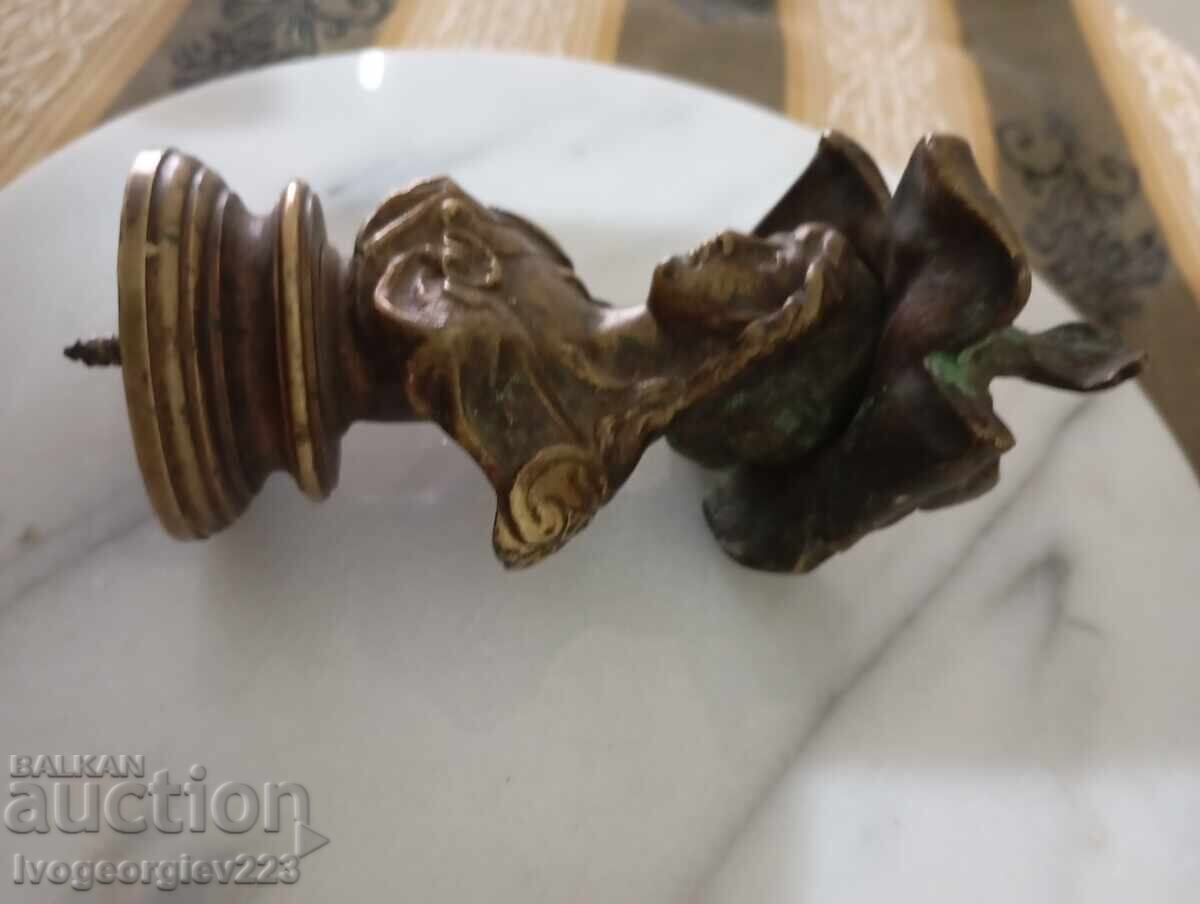 Statuetă,supraetajare pentru ceas cu preț 93.00 BGN | € 47.55