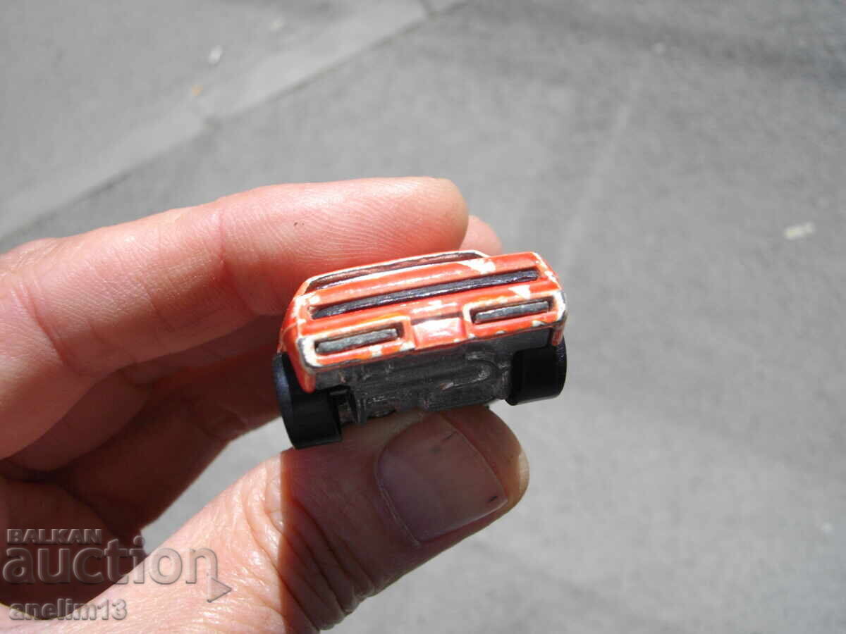 Доставка на МЕТАЛНА КОЛИЧКА HOT WHEELS