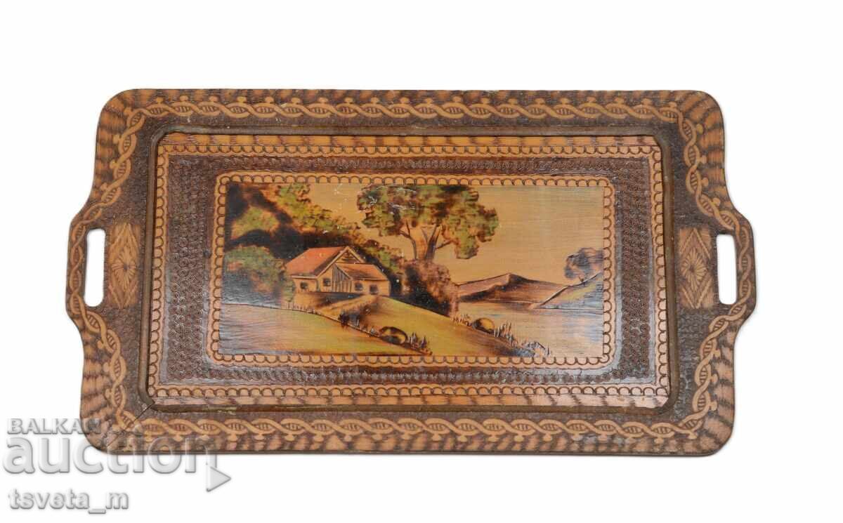 Tavă veche din lemn pentru servire, pirogravată