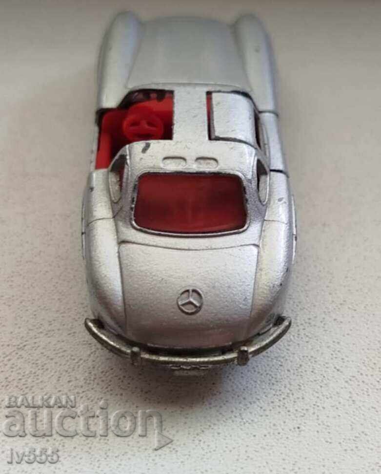 Livrarea CĂRUCIOR METALIC VECHI GERMAN - MERCEDES BENZ 300/SIKU