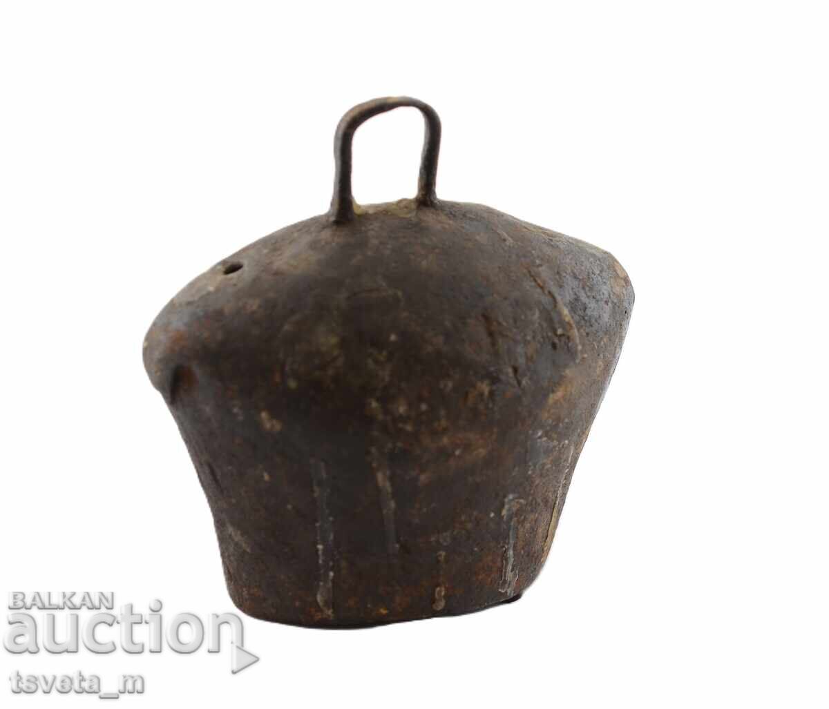 CHAN BAIAT, CLOPOTER, CLOPOTER cu preț 10.00 BGN | € 5.11