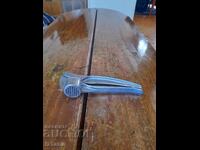 Presă veche de usturoi din aluminiu