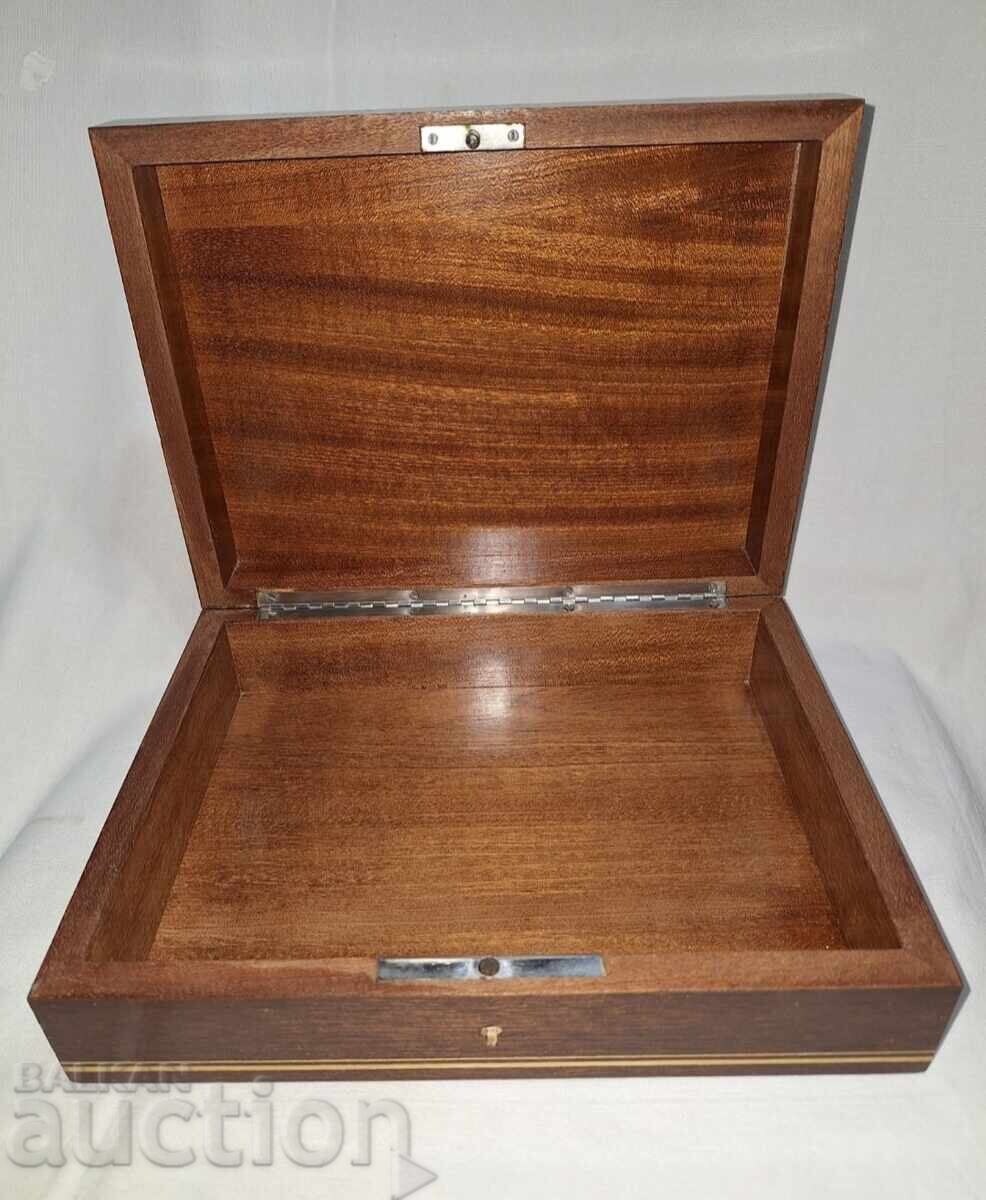 Old wooden varnished box - 7