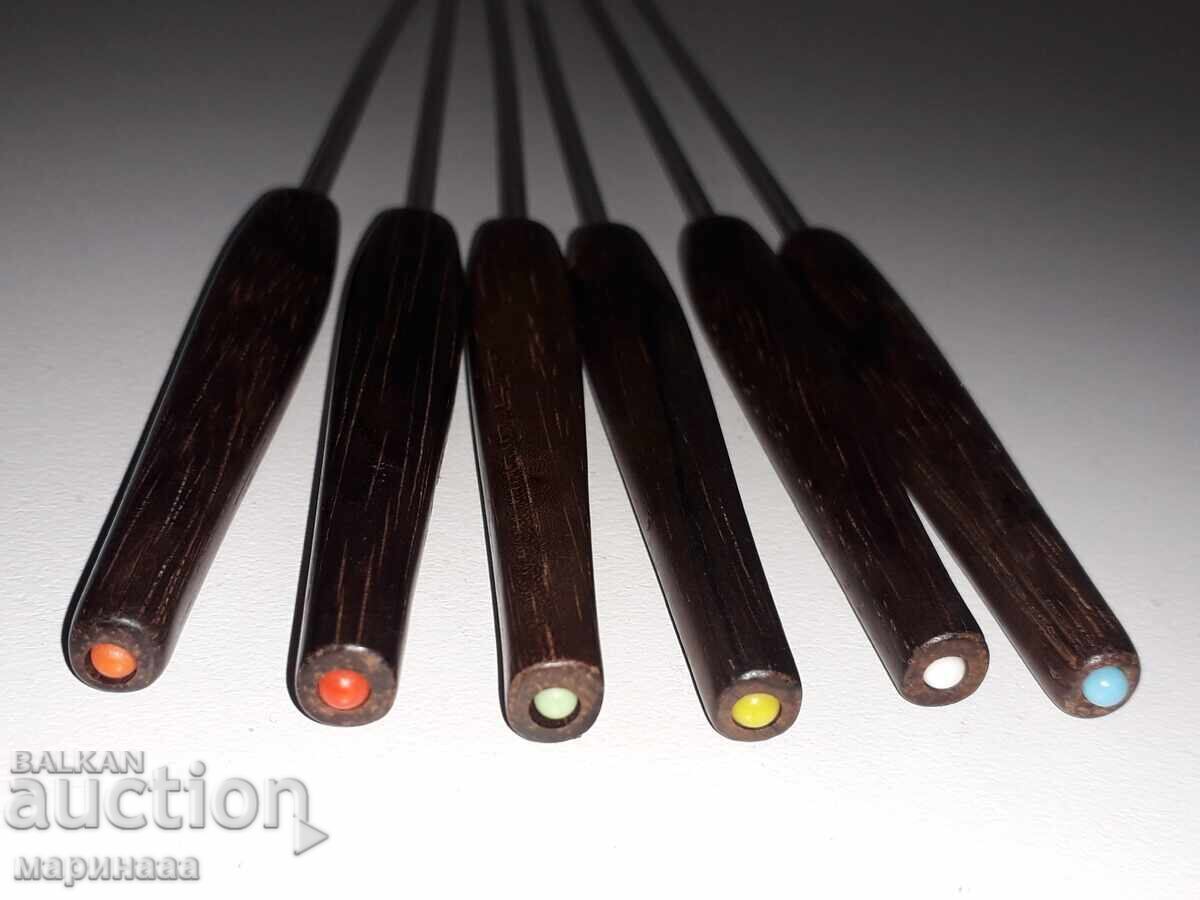 ΣΕΤ ΠΙΡΟΥΝΙΑ με τιμή 6.00 BGN | € 3.07 ΣΕΤ ΠΙΡΟΥΝΙΑ με τιμή 6.00 BGN | € 3.07